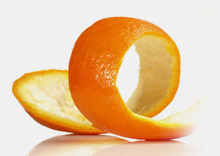 Orangenschale wickelt sich auf